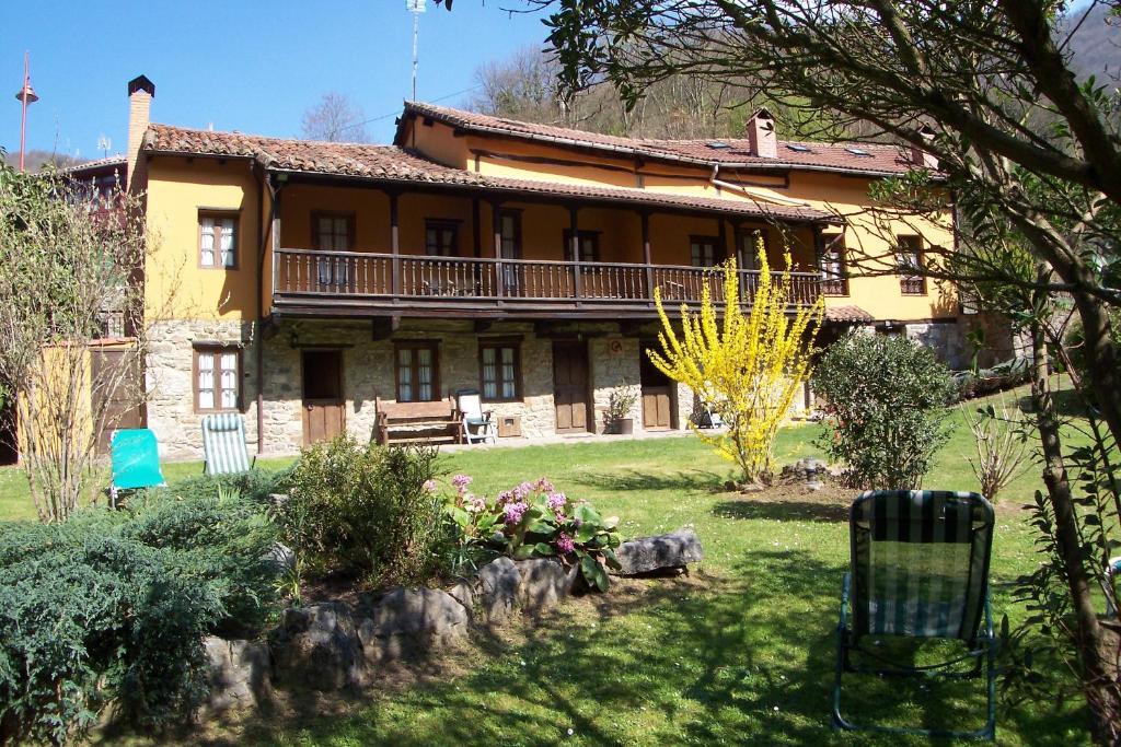 Gasthaus Corrada Torales Bárzana Exterior foto